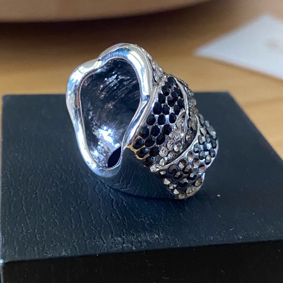 Lia Sophia Cocktail Hour Statement Ring Dazzling Two Tone Crystals size 7 - Picture 3 of 10